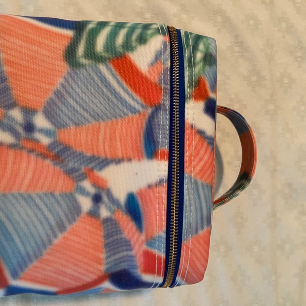 Lunchbox - Picture 2 of 2